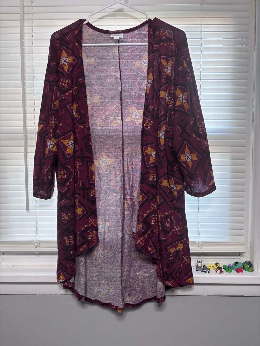 LuLaRoe Cardigan Size M Purple Geometric Print Open Front